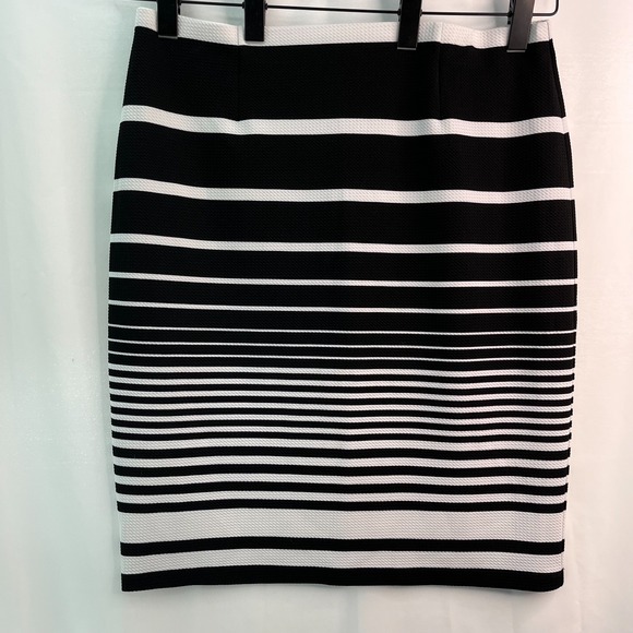 Cato Dresses & Skirts - Cato Pencil Skirt Womens Large Black White‎ Striped Stretch Pull On Business